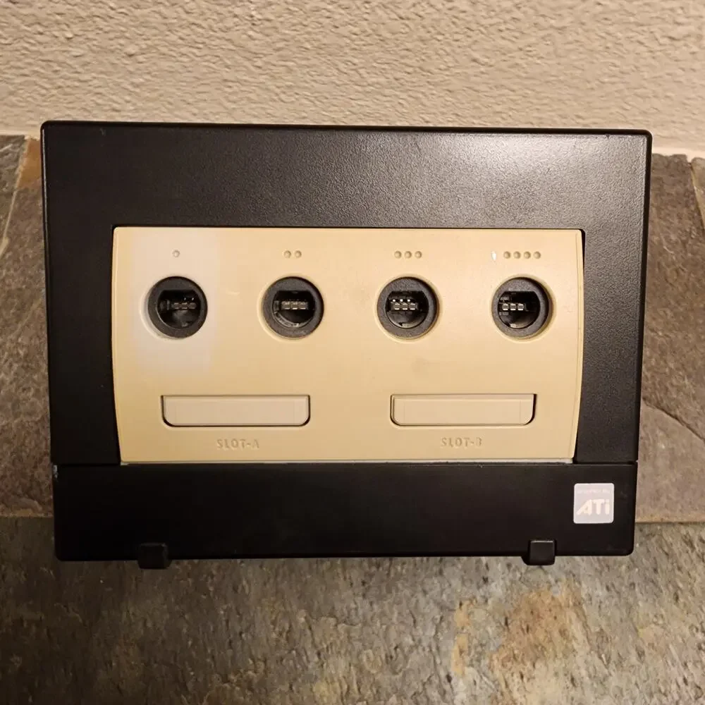 Hardware - Gamecube System (Black) w/ 1 Pad & Cables - Nintendo